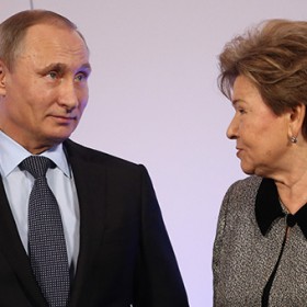 Путин и Наина Ельцина